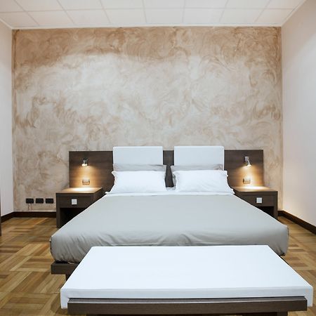 Guesthouse Vittoria Rooms - The Original Since 2015 Генуя Экстерьер фото