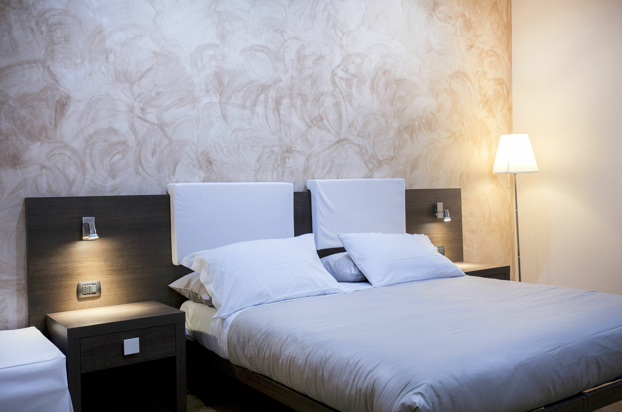 Guesthouse Vittoria Rooms - The Original Since 2015 Генуя Экстерьер фото